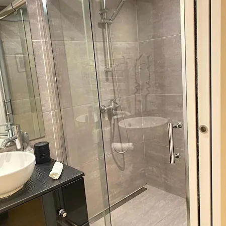 Apartment Luxury In The Golden Triangle - *