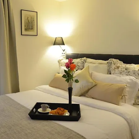 Luxury In The Golden Triangle - Apartment Paris