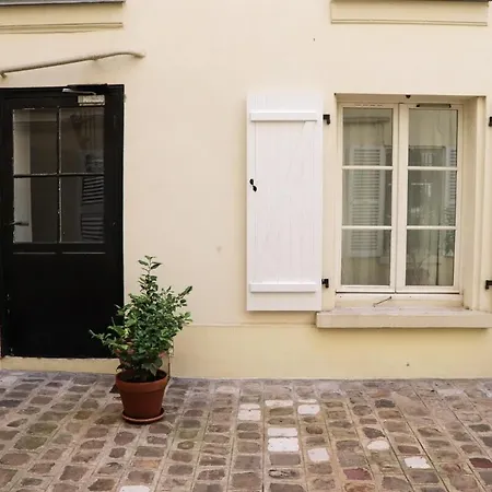Luxury In The Golden Triangle - * Paris